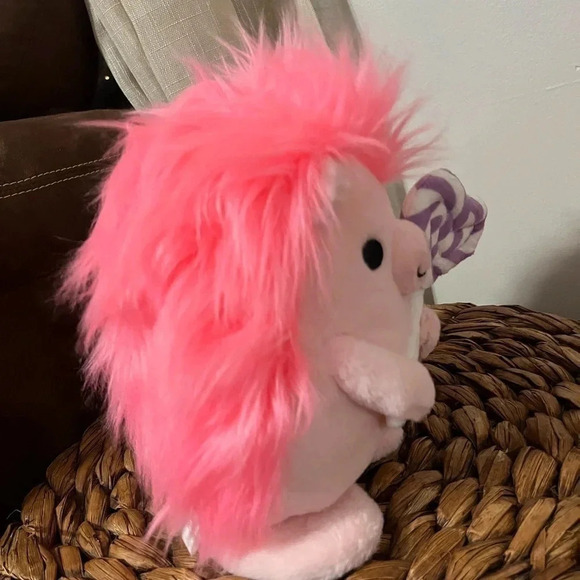 Hallmark Pink Singing Hedgehog Musical Plush Lollipop Valentine 9" Sweet Treat - Picture 4 of 8